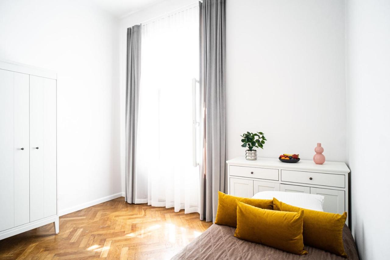 Golden Queen Apartments City Center Krakow Bagian luar foto