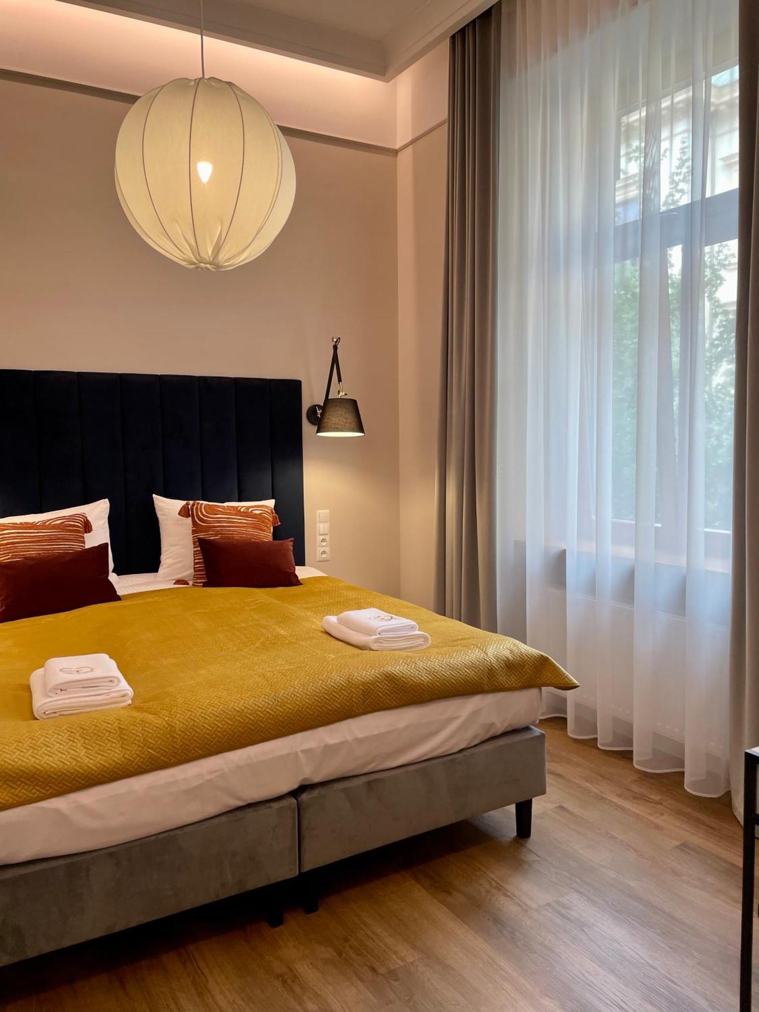 Golden Queen Apartments City Center Krakow Bagian luar foto