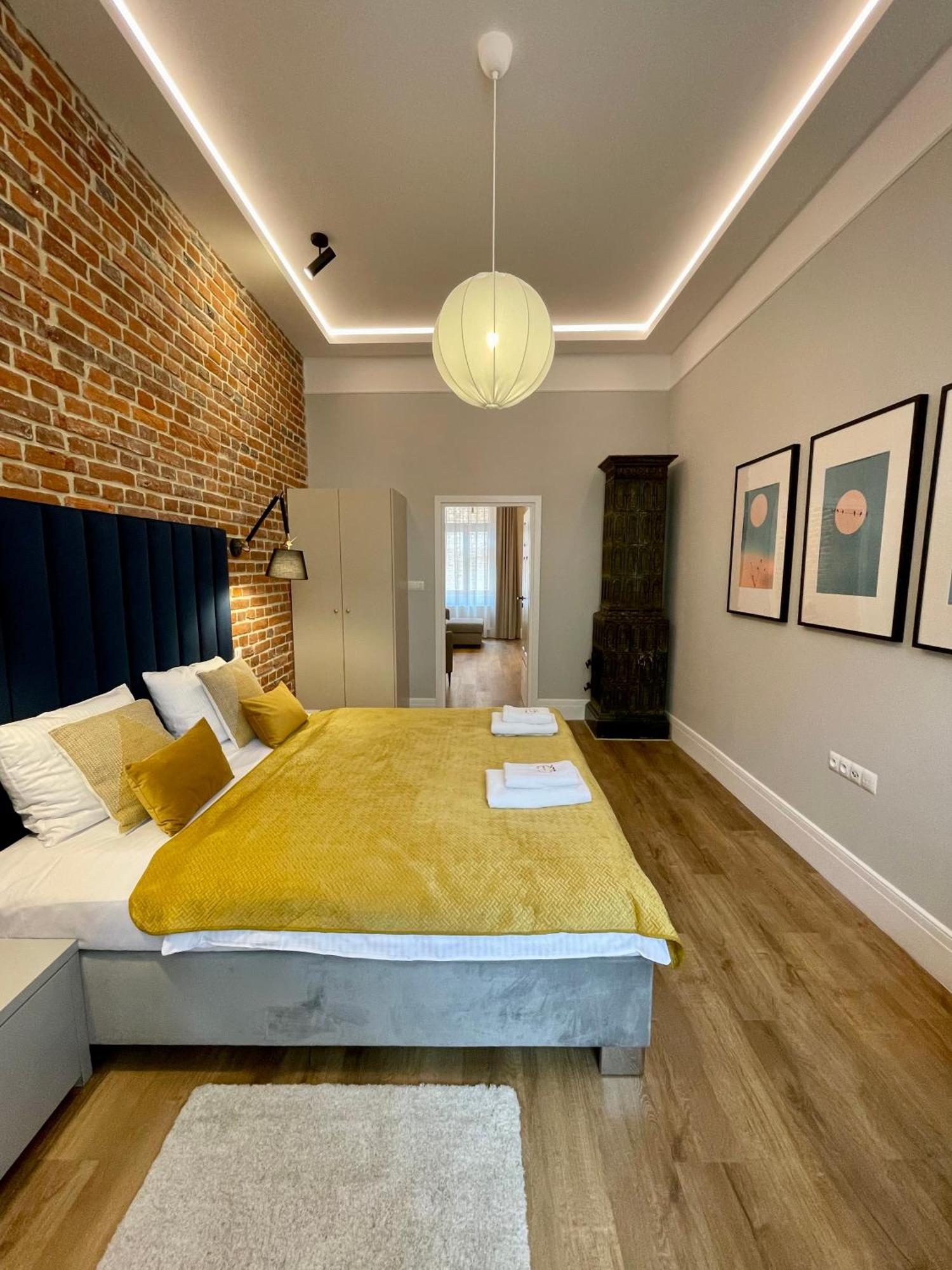 Golden Queen Apartments City Center Krakow Bagian luar foto
